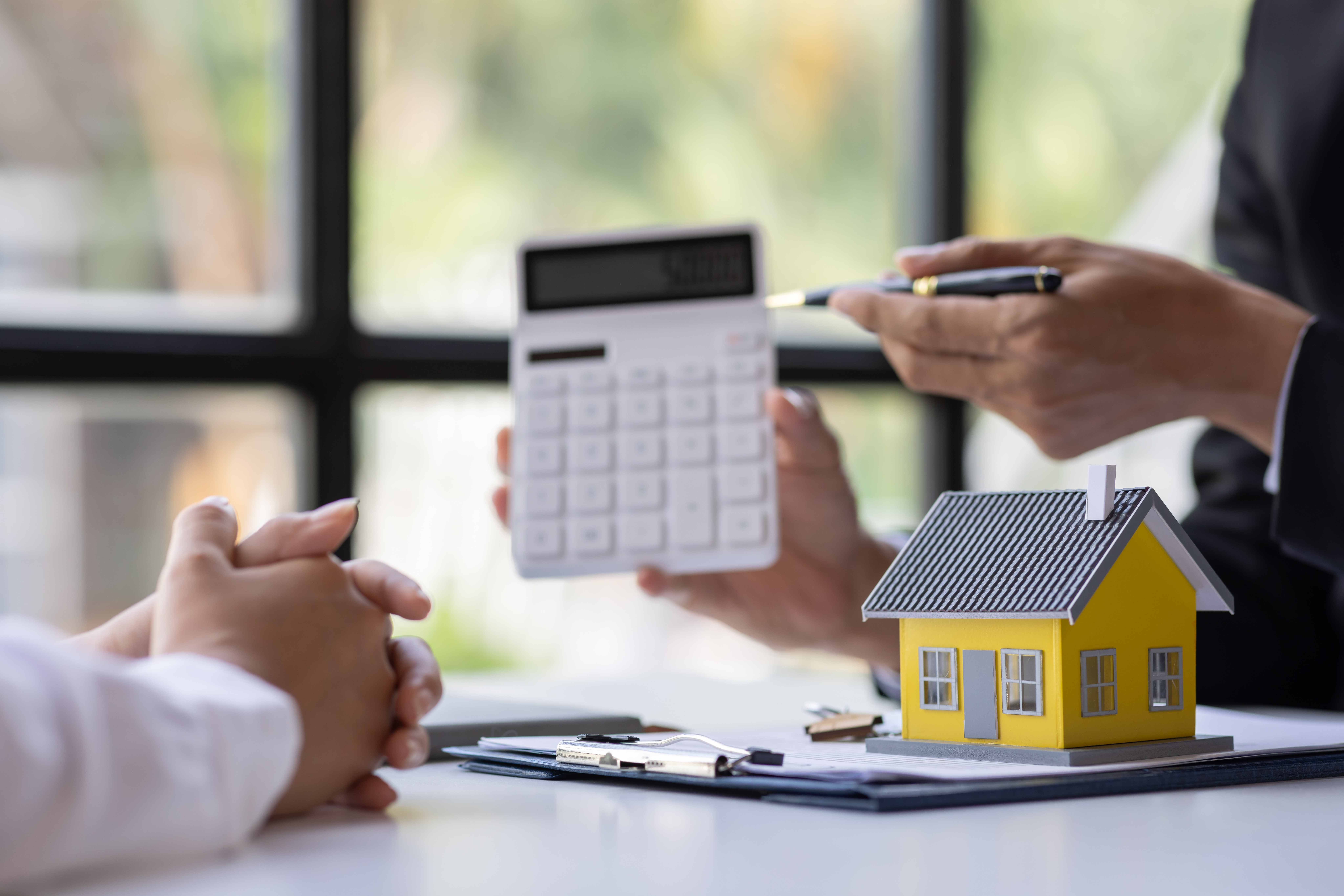 Mortgage Broker vs. Bank