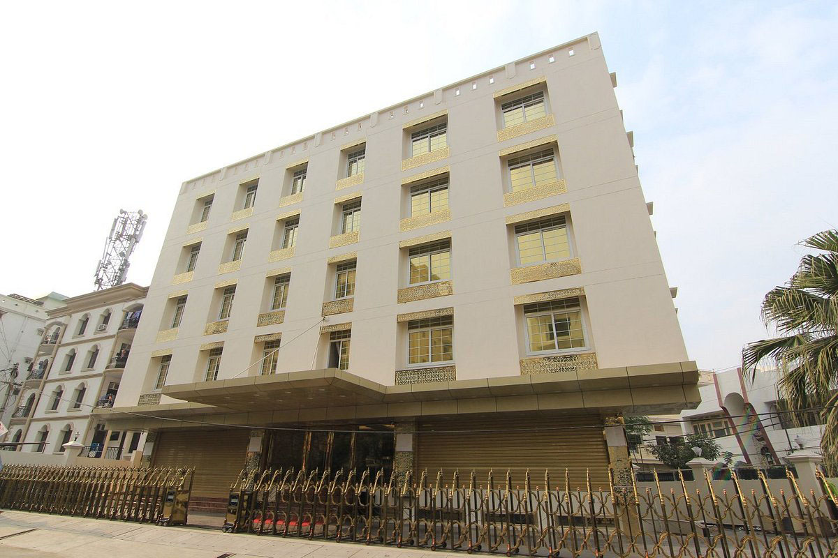 Top Hotels in Hazratganj Lucknow