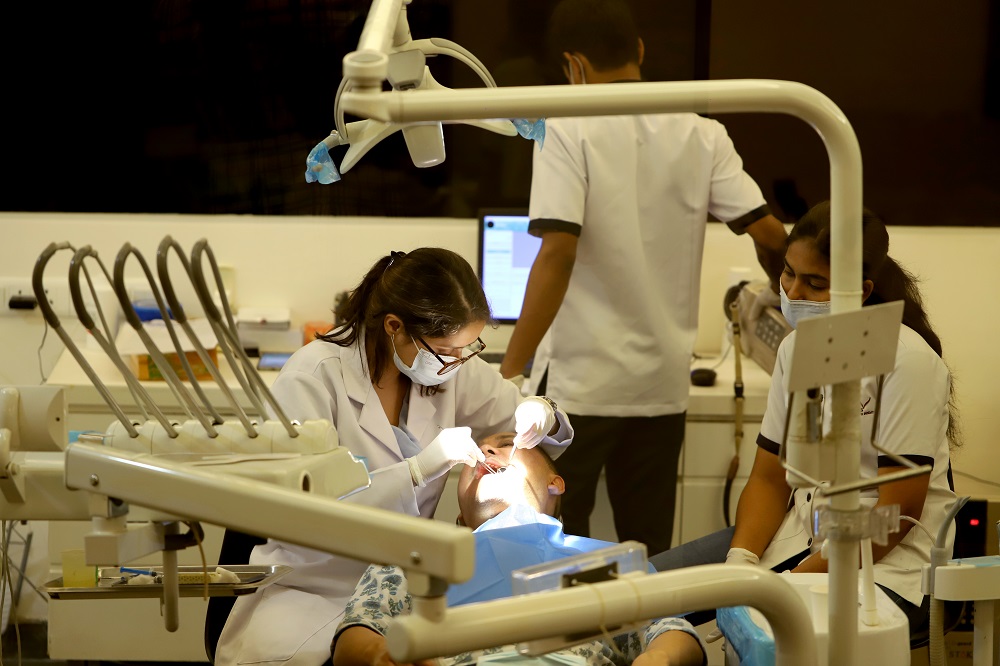 Best Dentist Near Me Delhi